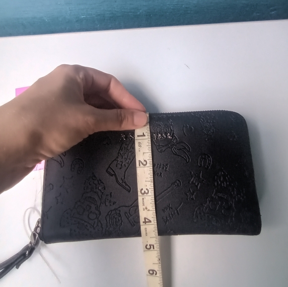 Betsey Johnson Black Embossed Travel Wallet - Picture 14 of 16